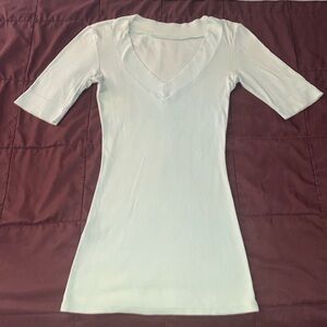 Express Sexy Basic Vee 2007 Long 3/4sleeve V-Neck Pastel Lime Mint Green Shirt S